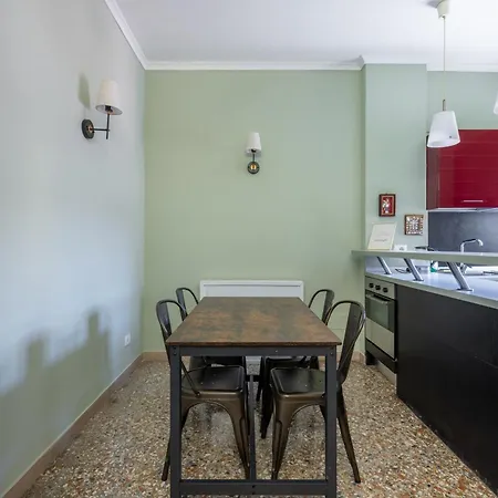 Apartment Domus Artea In Metro Piramide Rom
